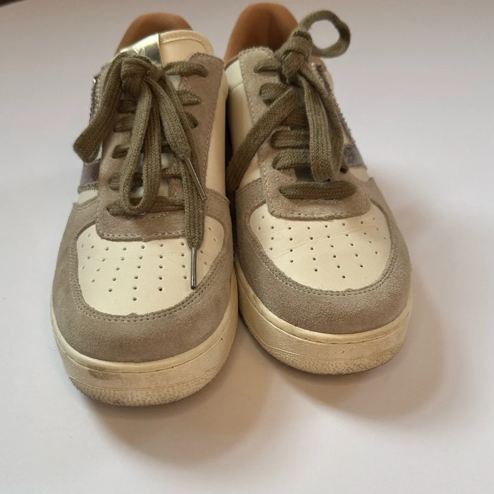 Victoria Size 7 Neutral Suede & Leather Sneakers Metallic Detail Lace Up